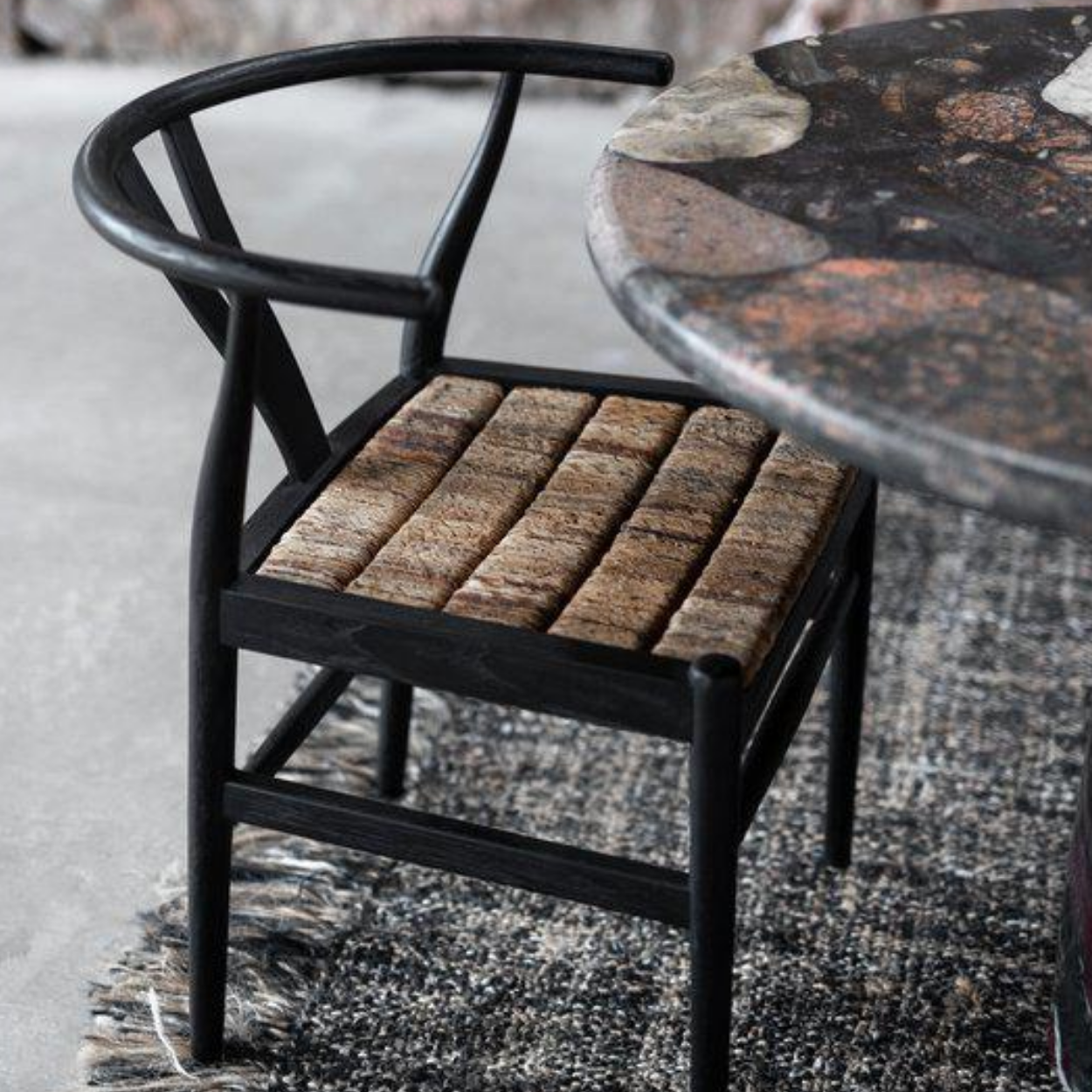 Handgjord Matsalsstol i Massiv Svart Teak - Aspen - Bild 4