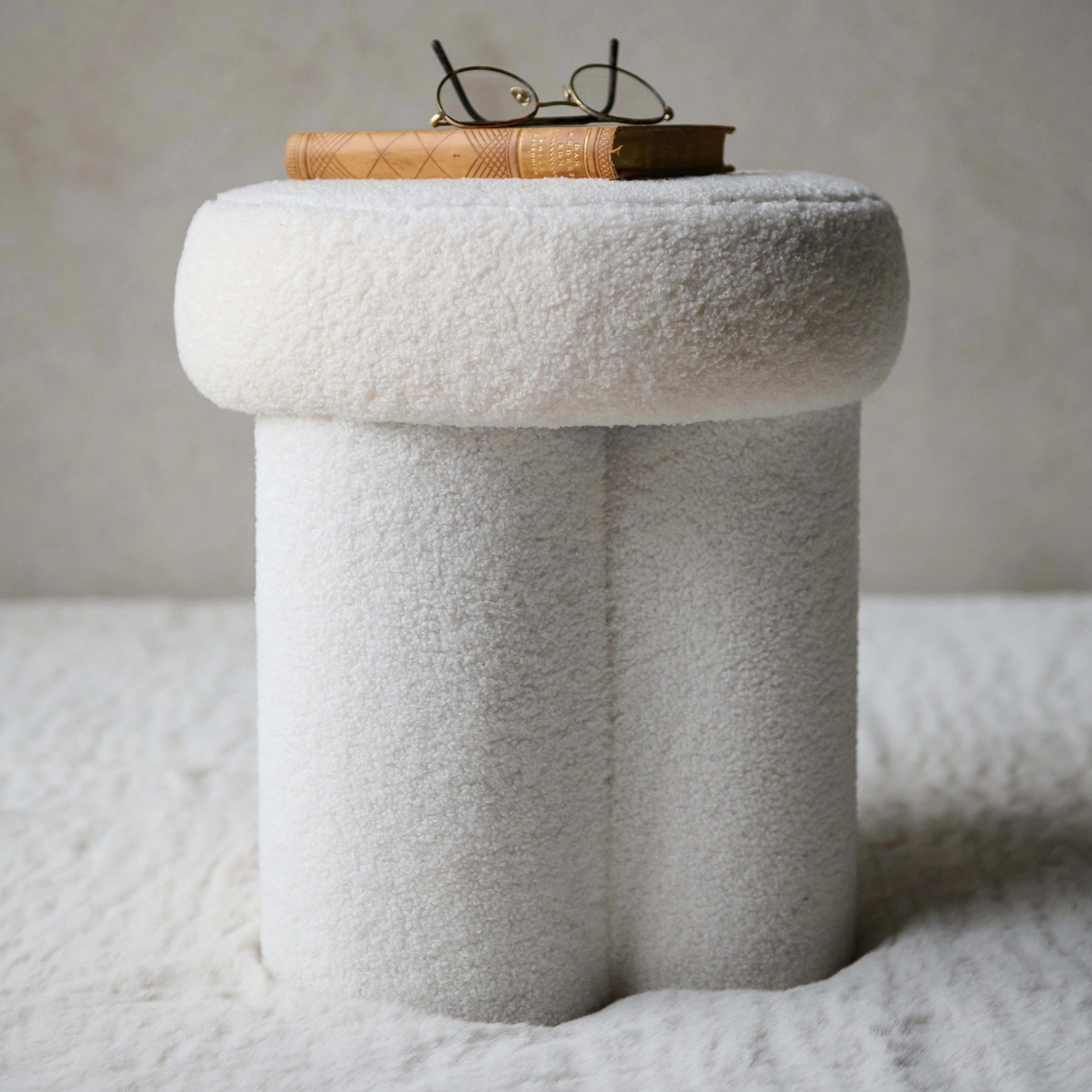 Modern Sittpuff i mjuk Teddy - Anais - Bild 2